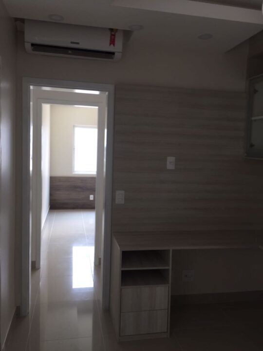 APARTAMENTO NO RESERVA DAS ÁGUAS SEMIMOBILIADO