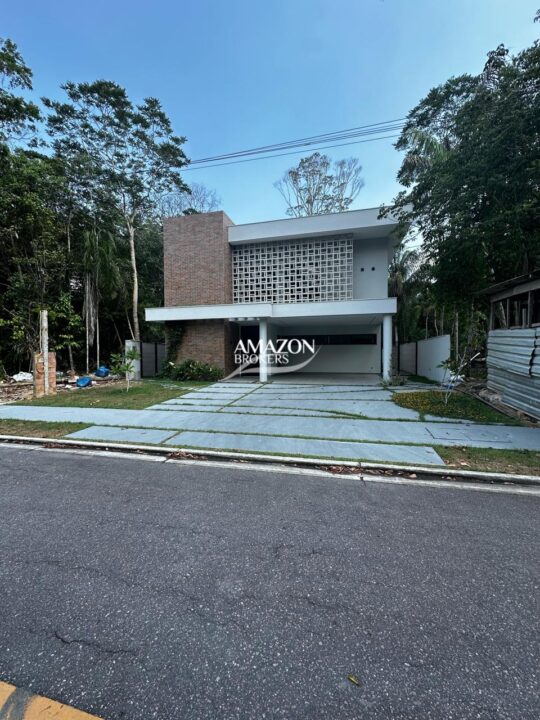 ALPHAVILLE 1 MANAUS – CASA DUPLEX 450m2 – DISPONÍVEL PARA VENDA