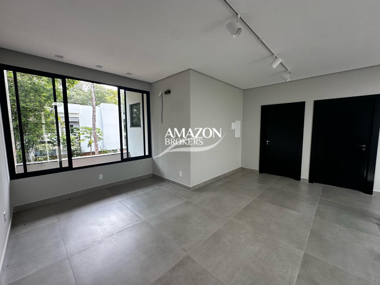 ALPHAVILLE 1 MANAUS – CASA DUPLEX 450m2 – DISPONÍVEL PARA VENDA