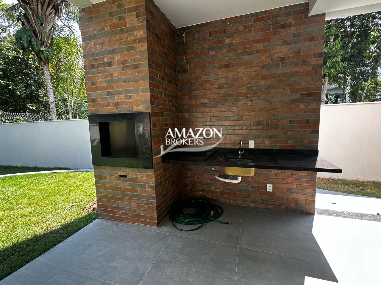 ALPHAVILLE 1 MANAUS – CASA DUPLEX 450m2 – DISPONÍVEL PARA VENDA