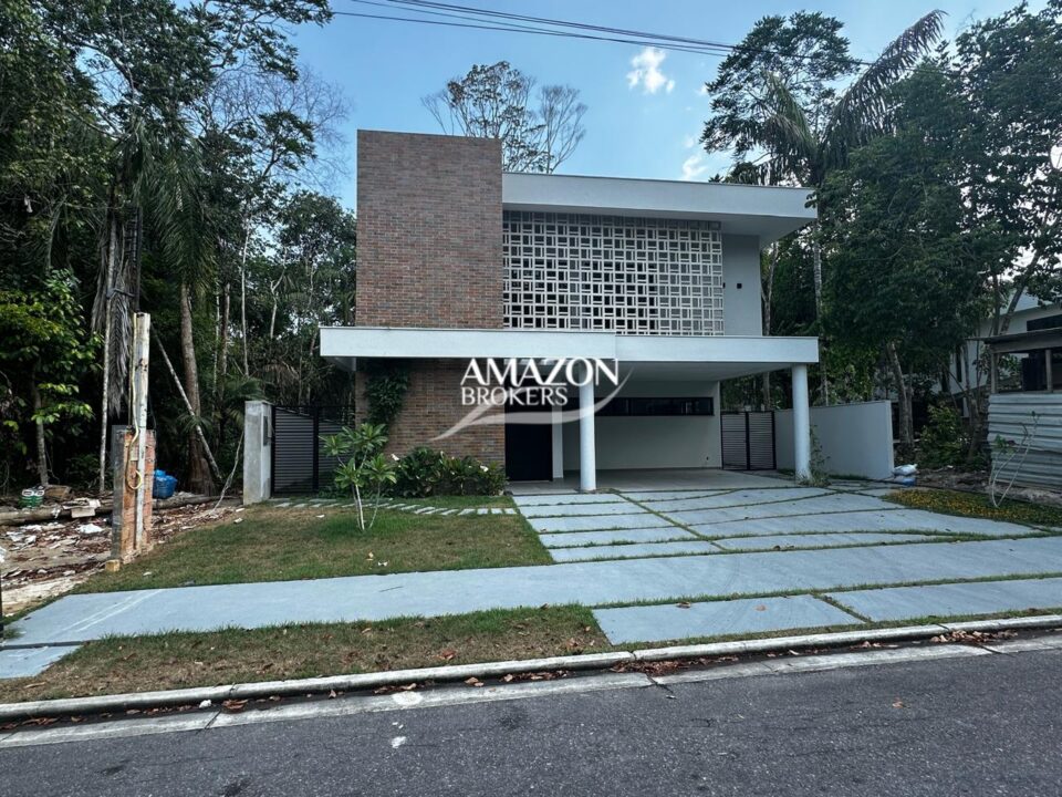 ALPHAVILLE 1 MANAUS – CASA DUPLEX 450m2 – DISPONÍVEL PARA VENDA