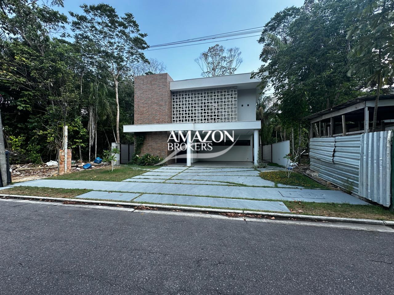 ALPHAVILLE 1 MANAUS – CASA DUPLEX 450m2 – DISPONÍVEL PARA VENDA