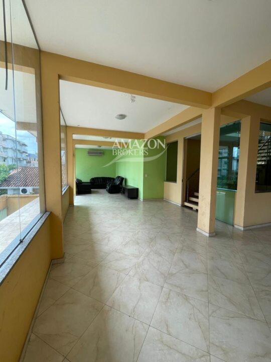 VIEIRALVES - CASA DE 3 ANDARES 450 m² - DISPONÍVEL PARA VENDA