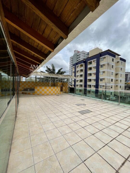 VIEIRALVES - CASA DE 3 ANDARES 450 m² - DISPONÍVEL PARA VENDA