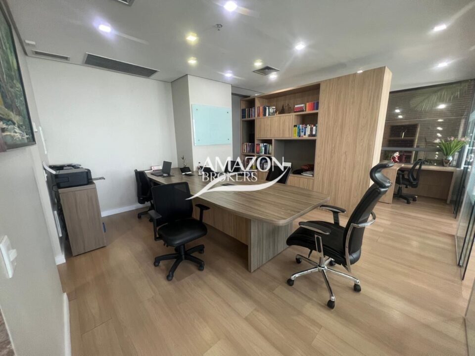 SOBERANE LIVE + WORK, ADRIANÓPOLIS - SALA COMERCIAL 67 m2 - DISPONÍVEL PARA LOCAÇÃO