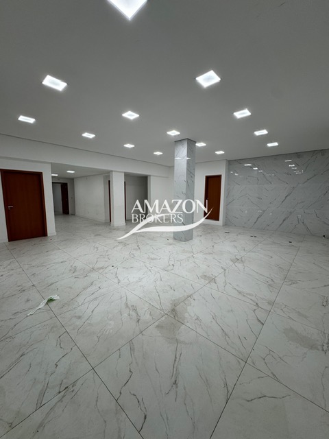 VIEIRALVES - PRÉDIO COMERCIAL 600 m2 COM 17 SALAS - DISPONÍVEL PARA LOCAÇÃO