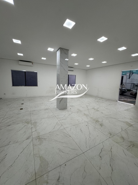 VIEIRALVES - PRÉDIO COMERCIAL 600 m2 COM 17 SALAS - DISPONÍVEL PARA LOCAÇÃO