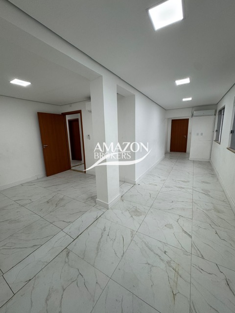 VIEIRALVES - PRÉDIO COMERCIAL 600 m2 COM 17 SALAS - DISPONÍVEL PARA LOCAÇÃO