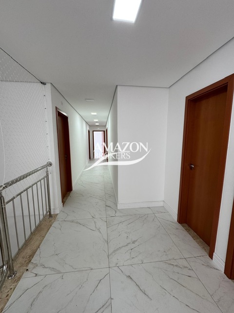 VIEIRALVES - PRÉDIO COMERCIAL 600 m2 COM 17 SALAS - DISPONÍVEL PARA LOCAÇÃO