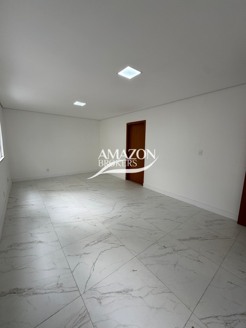 VIEIRALVES - PRÉDIO COMERCIAL 600 m2 COM 17 SALAS - DISPONÍVEL PARA LOCAÇÃO