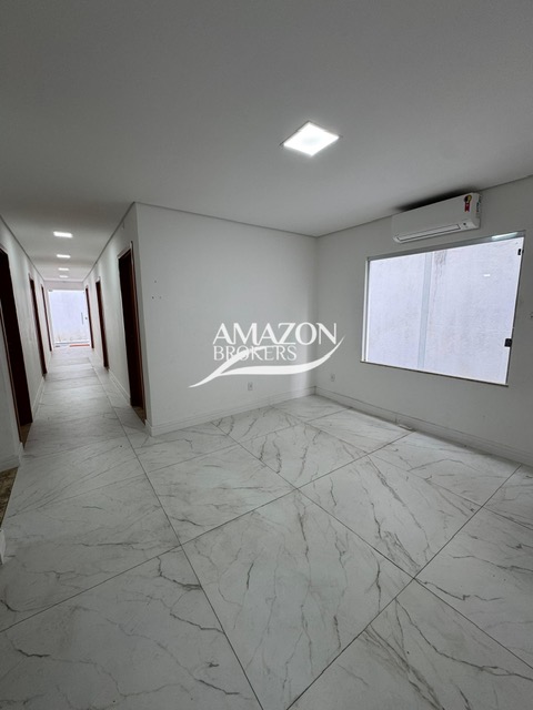 VIEIRALVES - PRÉDIO COMERCIAL 600 m2 COM 17 SALAS - DISPONÍVEL PARA LOCAÇÃO