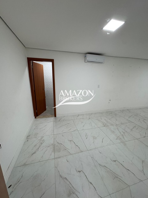 VIEIRALVES - PRÉDIO COMERCIAL 600 m2 COM 17 SALAS - DISPONÍVEL PARA LOCAÇÃO