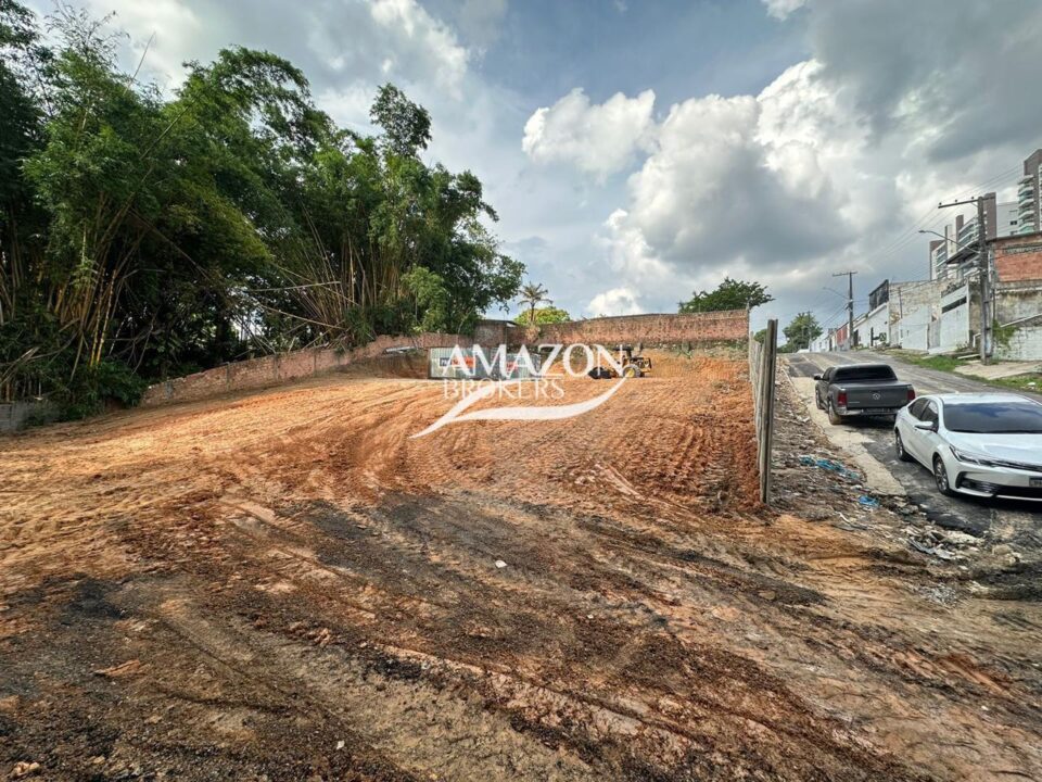 ALEIXO - TERRENO 1.400 m2 - DISPONÍVEL PARA VENDA