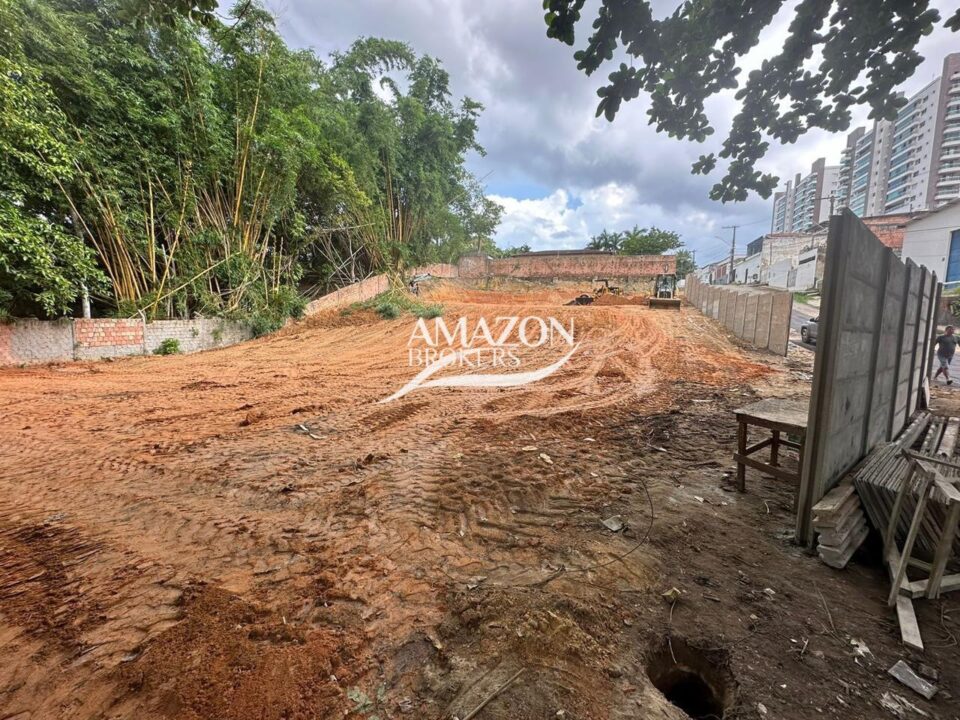 ALEIXO - TERRENO 1.400 m2 - DISPONÍVEL PARA VENDA