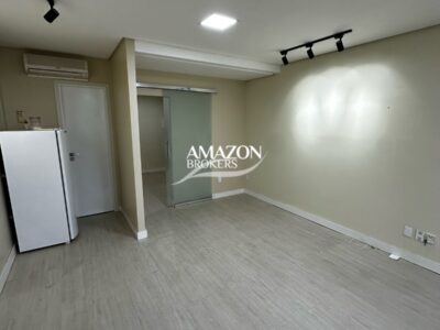 VIEIRALVES BUSINESS CENTER – SALA COMERCIAL 32 m2 - DISPONÍVEL PARA LOCAÇÃO