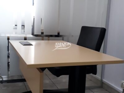 VIEIRALVES BUSINESS CENTER - SALA COMERCIAL 32 m2 MOBILIADA – DISPONÍVEL PARA LOCAÇÃO