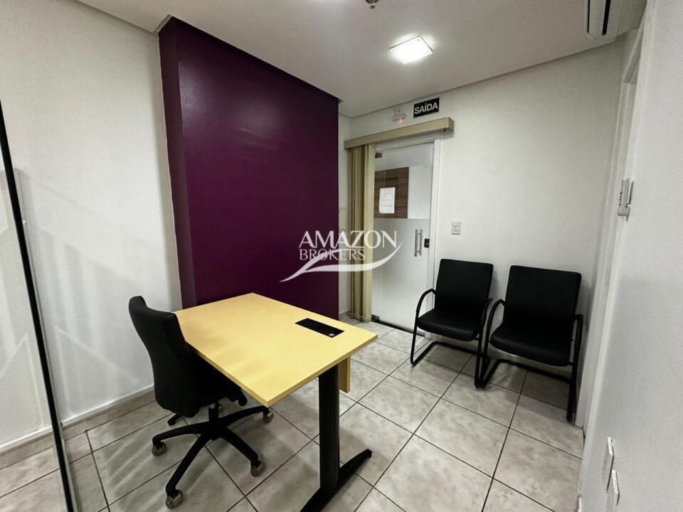 VIEIRALVES BUSINESS CENTER - SALA COMERCIAL 32 m2 MOBILIADA – DISPONÍVEL PARA LOCAÇÃO