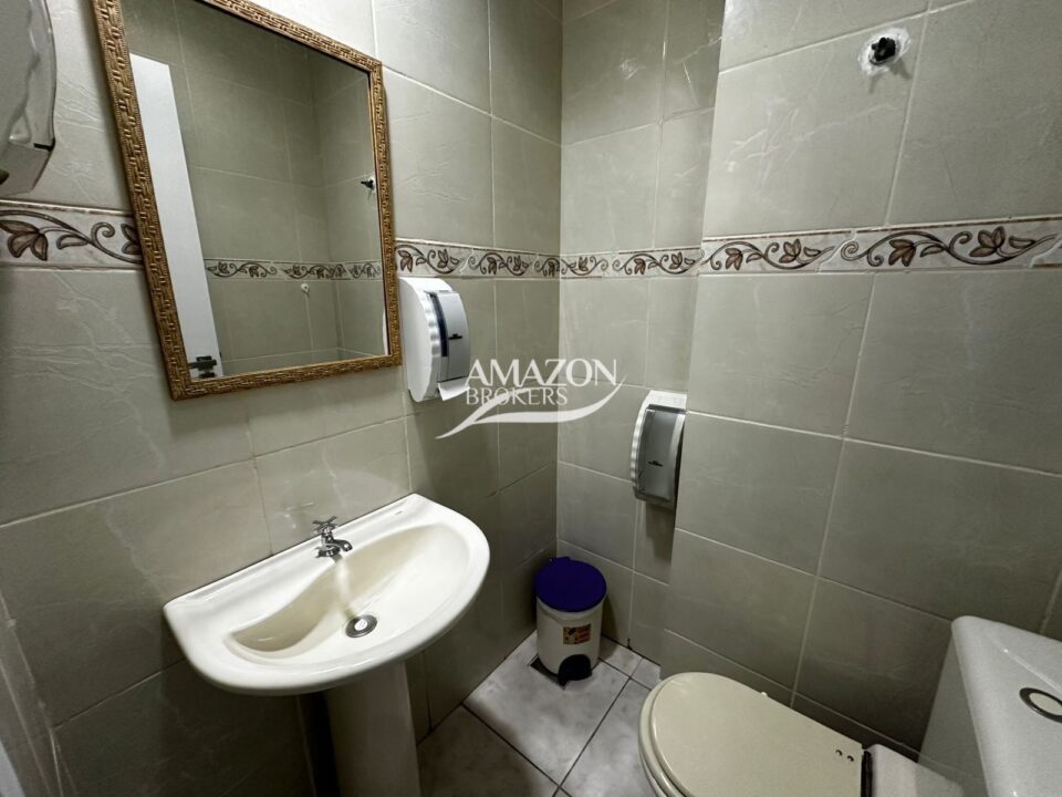 VIEIRALVES BUSINESS CENTER - SALA COMERCIAL 32 m2 MOBILIADA – DISPONÍVEL PARA LOCAÇÃO