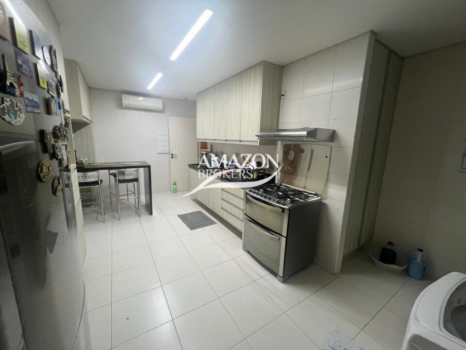 PRIVILEGE CLUB RESIDENCE, ADRIANÓPOLIS - APARTAMENTO 215 m2 - DISPONÍVEL PARA LOCAÇÃO