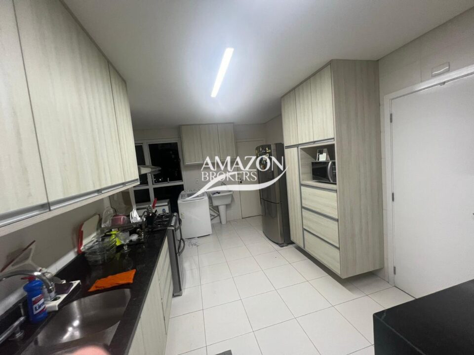 PRIVILEGE CLUB RESIDENCE, ADRIANÓPOLIS - APARTAMENTO 215 m2 - DISPONÍVEL PARA LOCAÇÃO