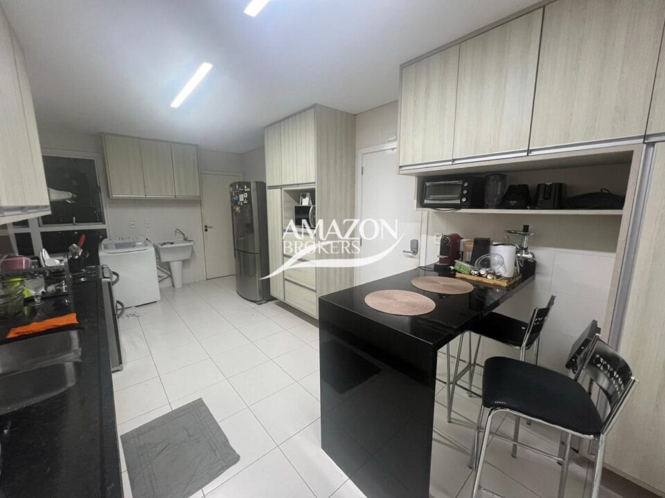 PRIVILEGE CLUB RESIDENCE, ADRIANÓPOLIS - APARTAMENTO 215 m2 - DISPONÍVEL PARA LOCAÇÃO