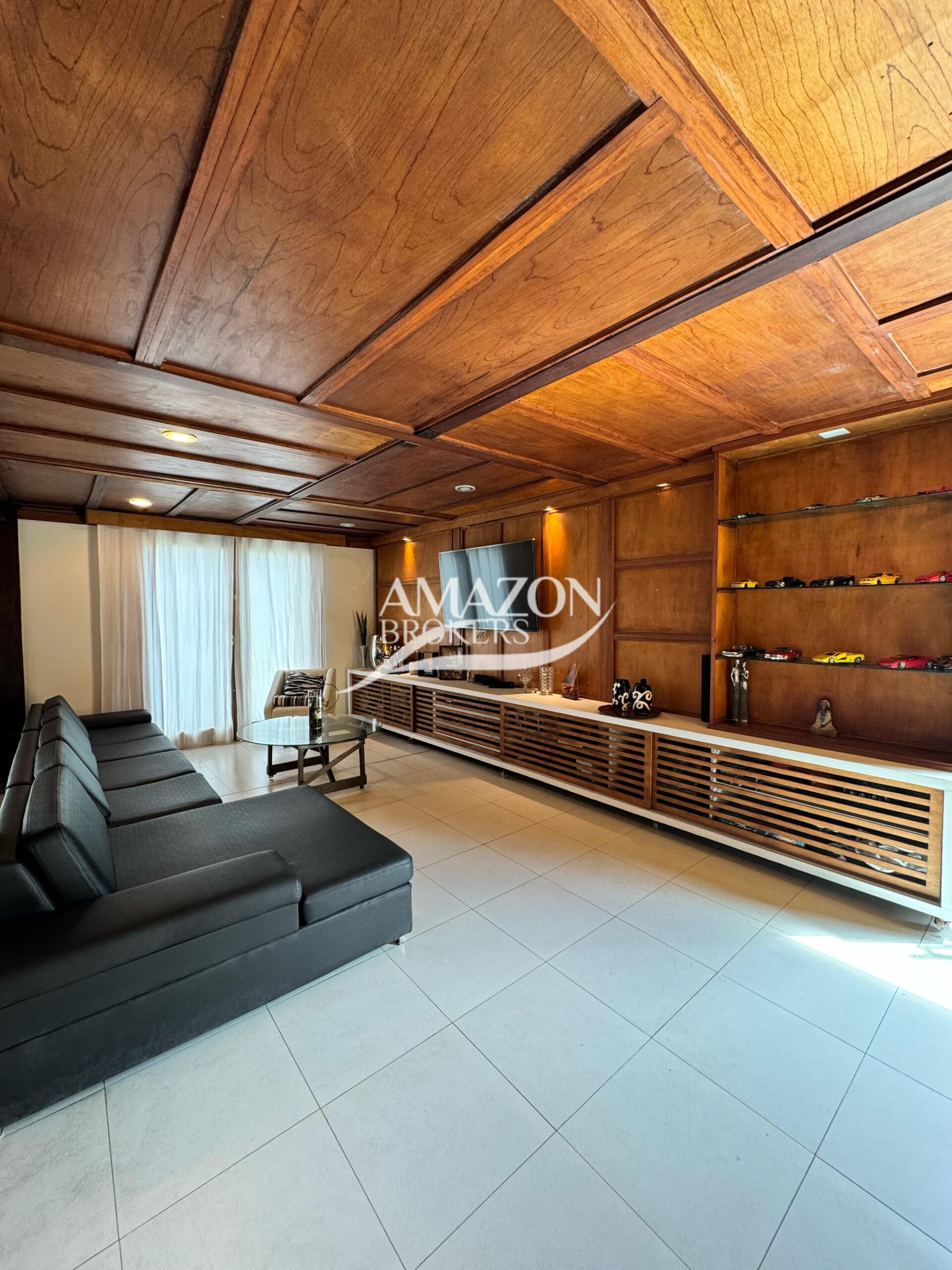 PARQUE 10 - CASA DUPLEX 160 m2 - DISPONÍVEL PARA VENDA