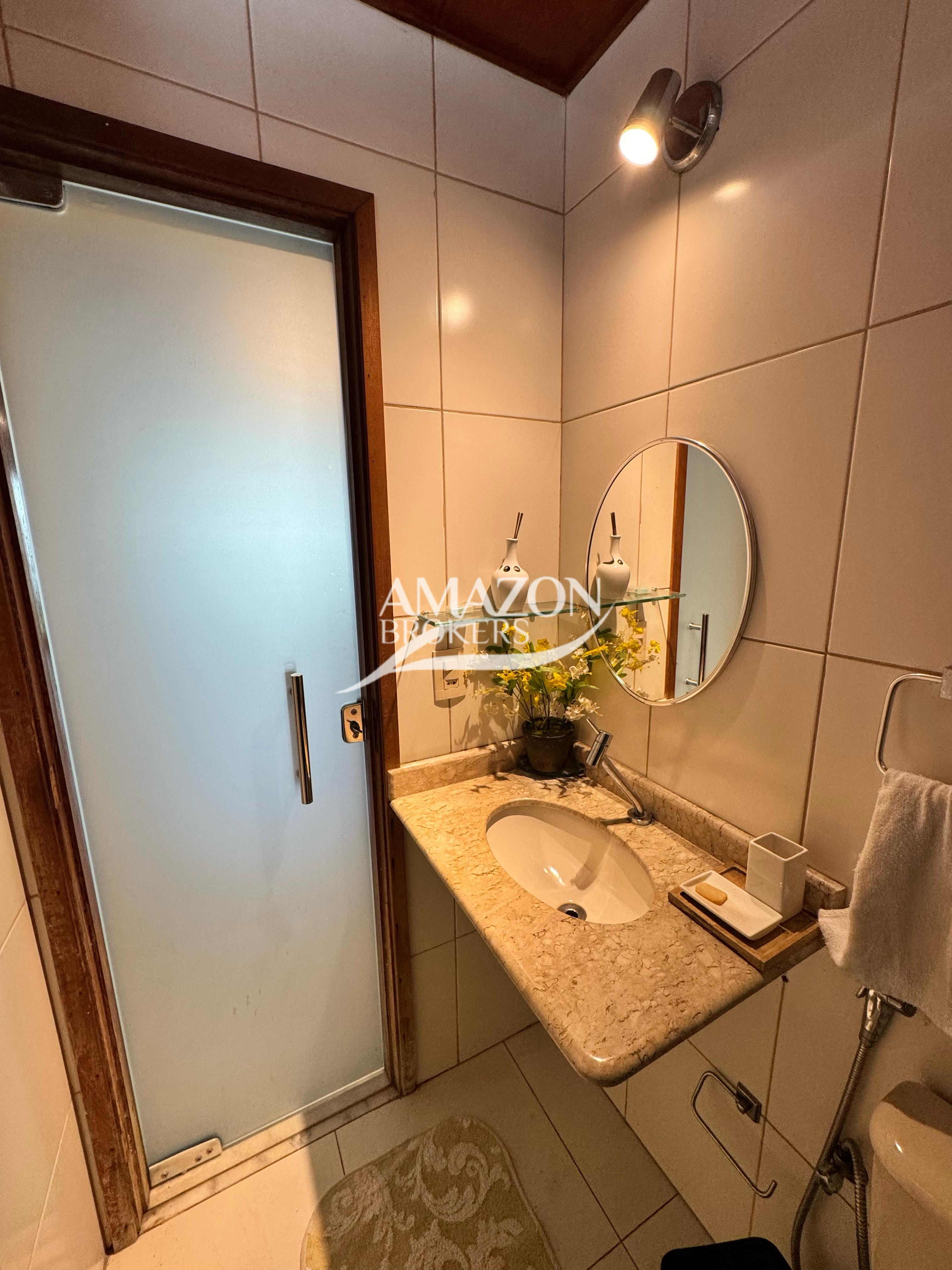 PARQUE 10 - CASA DUPLEX 160 m2 - DISPONÍVEL PARA VENDA
