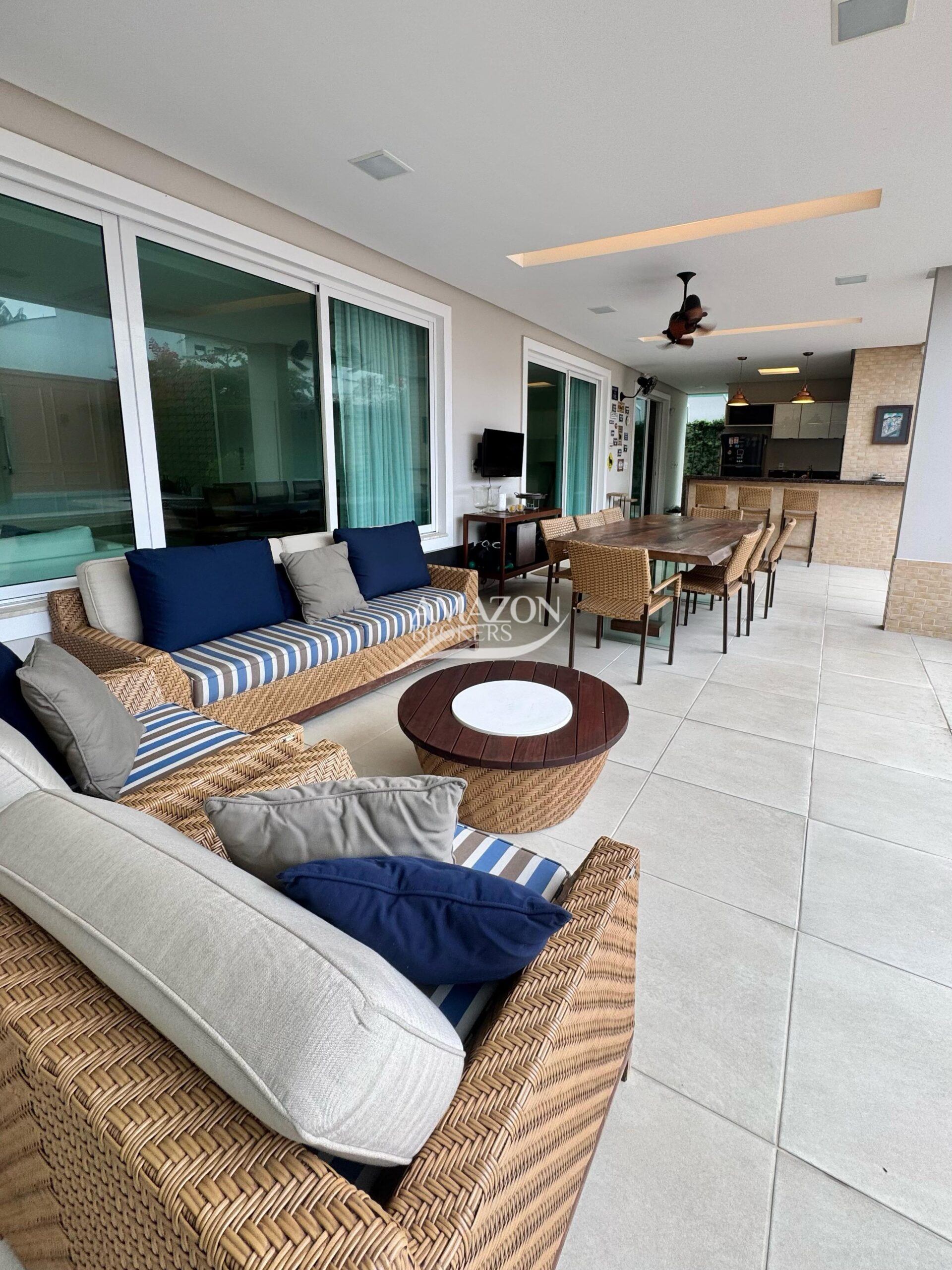 RENAISSANCE RESIDENCIAL, CHAPADA - CASA DUPLEX 589,24 m2 - DISPONÍVEL PARA VENDA