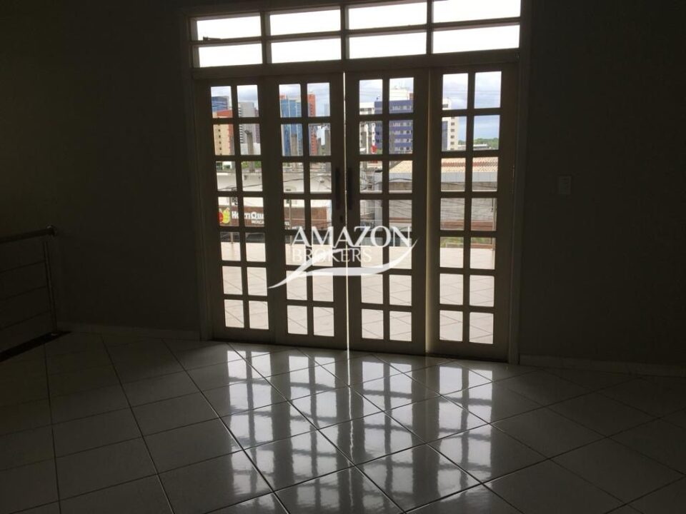 VIEIRALVES - CASA DUPLEX RESIDENCIAL OU COMERCIAL 375 m2 - DISPONÍVEL PARA LOCAÇÃO