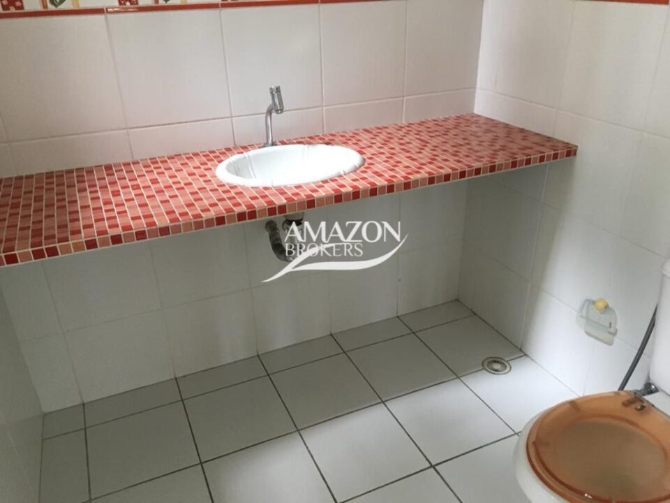 VIEIRALVES - CASA DUPLEX RESIDENCIAL OU COMERCIAL 375 m2 - DISPONÍVEL PARA LOCAÇÃO