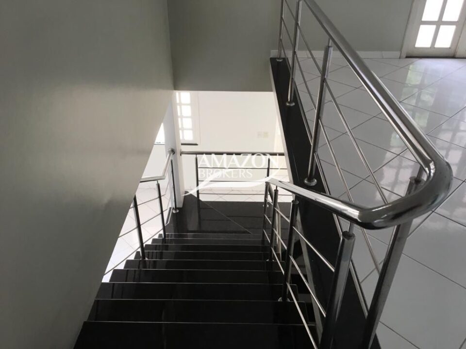 VIEIRALVES - CASA DUPLEX RESIDENCIAL OU COMERCIAL 375 m2 - DISPONÍVEL PARA LOCAÇÃO
