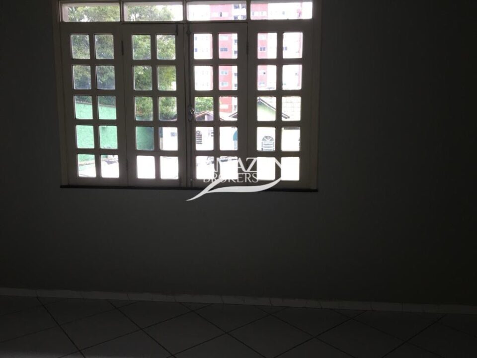VIEIRALVES - CASA DUPLEX RESIDENCIAL OU COMERCIAL 375 m2 - DISPONÍVEL PARA LOCAÇÃO