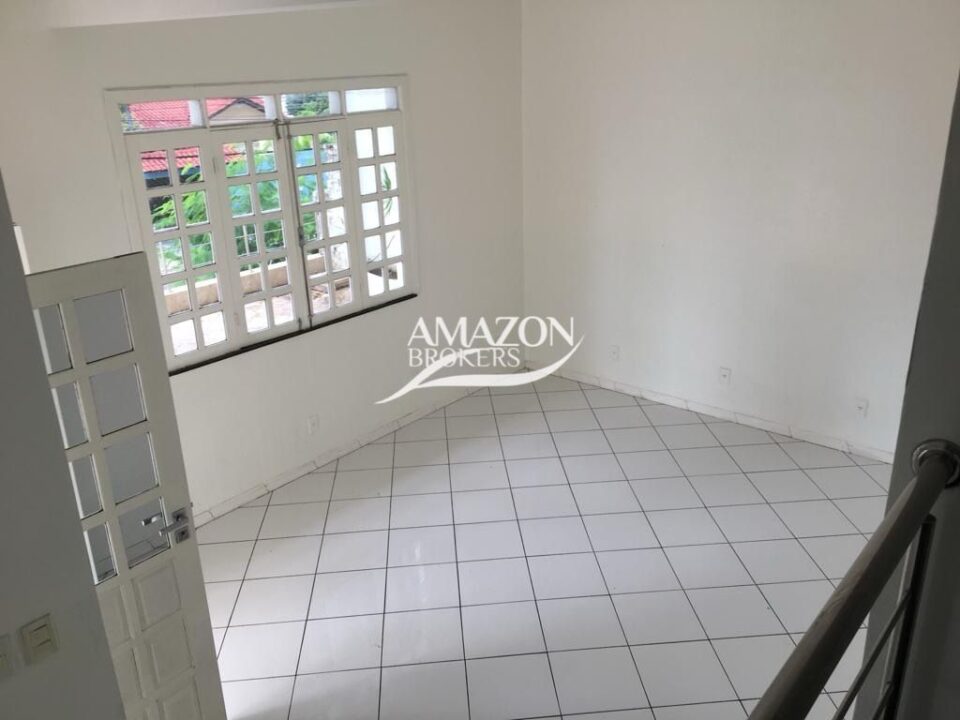 VIEIRALVES - CASA DUPLEX RESIDENCIAL OU COMERCIAL 375 m2 - DISPONÍVEL PARA LOCAÇÃO
