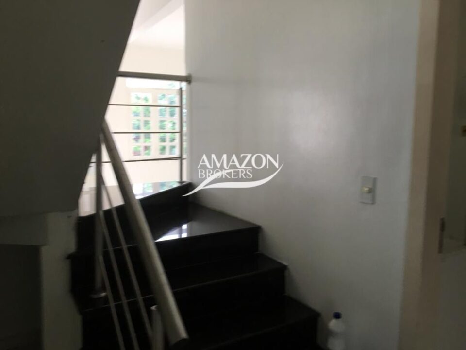 VIEIRALVES – CASA DUPLEX RESIDENCIAL OU COMERCIAL 375m2 – DISPONÍVEL PARA VENDA