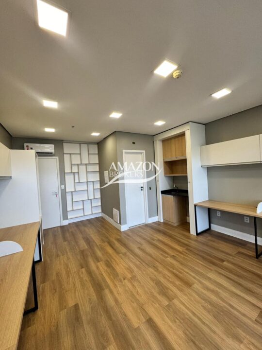 SOBERANE WORK, ADRIANÓPOLIS – SALA COMERCIAL 35m2 – DISPONÍVEL PARA LOCAÇÃO