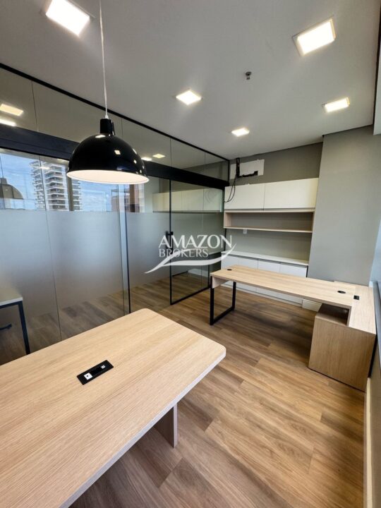 SOBERANE WORK, ADRIANÓPOLIS – SALA COMERCIAL 35m2 – DISPONÍVEL PARA LOCAÇÃO