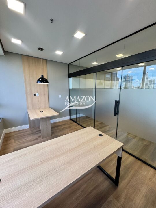 SOBERANE WORK, ADRIANÓPOLIS – SALA COMERCIAL 35m2 – DISPONÍVEL PARA LOCAÇÃO