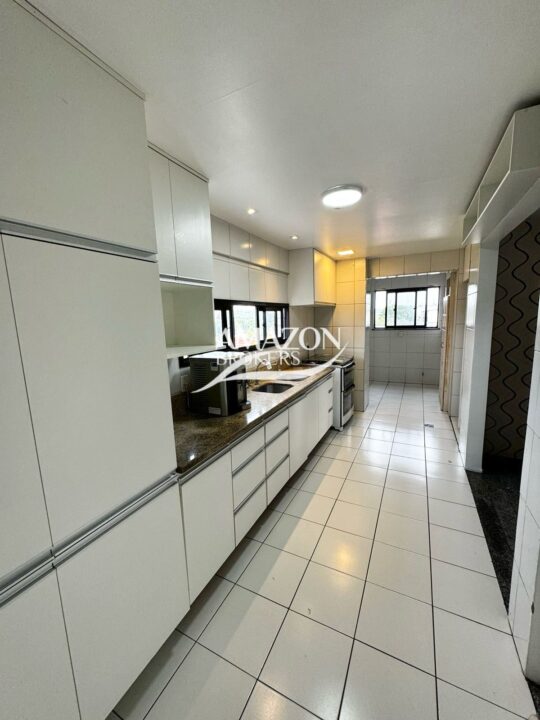 VILLAGE VERT CONDOMÍNIO, ADRIANÓPOLIS – APARTAMENTO 142 m2 – DISPONÍVEL PARA LOCAÇÃO