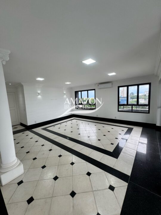 SAINTE MARIE CONDOMÍNIO, ADRIANÓPOLIS – COBERTURA 220m2 – DISPONÍVEL PARA LOCAÇÃO