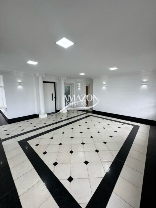 SAINTE MARIE CONDOMÍNIO, ADRIANÓPOLIS – COBERTURA 220m2 – DISPONÍVEL PARA LOCAÇÃO
