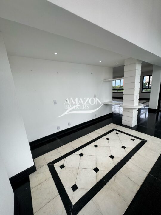 SAINTE MARIE CONDOMÍNIO, ADRIANÓPOLIS – COBERTURA 220m2 – DISPONÍVEL PARA LOCAÇÃO