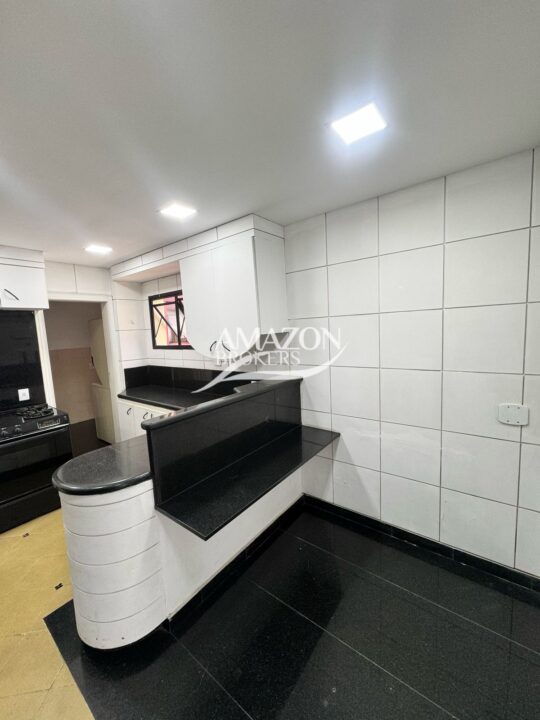 SAINTE MARIE CONDOMÍNIO, ADRIANÓPOLIS – COBERTURA 220m2 – DISPONÍVEL PARA LOCAÇÃO