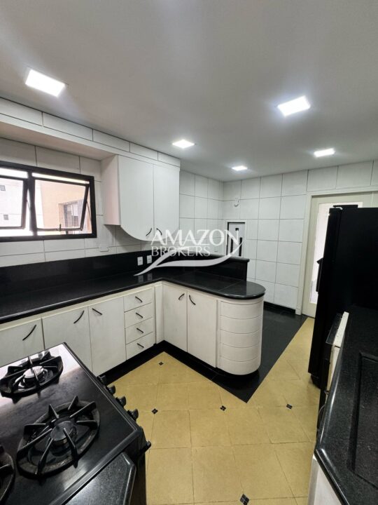 SAINTE MARIE CONDOMÍNIO, ADRIANÓPOLIS – COBERTURA 220m2 – DISPONÍVEL PARA LOCAÇÃO