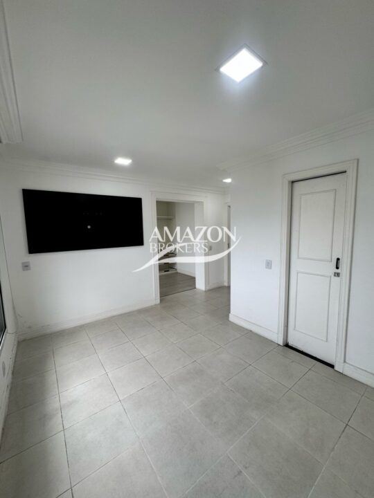 SAINTE MARIE CONDOMÍNIO, ADRIANÓPOLIS – COBERTURA 220m2 – DISPONÍVEL PARA LOCAÇÃO