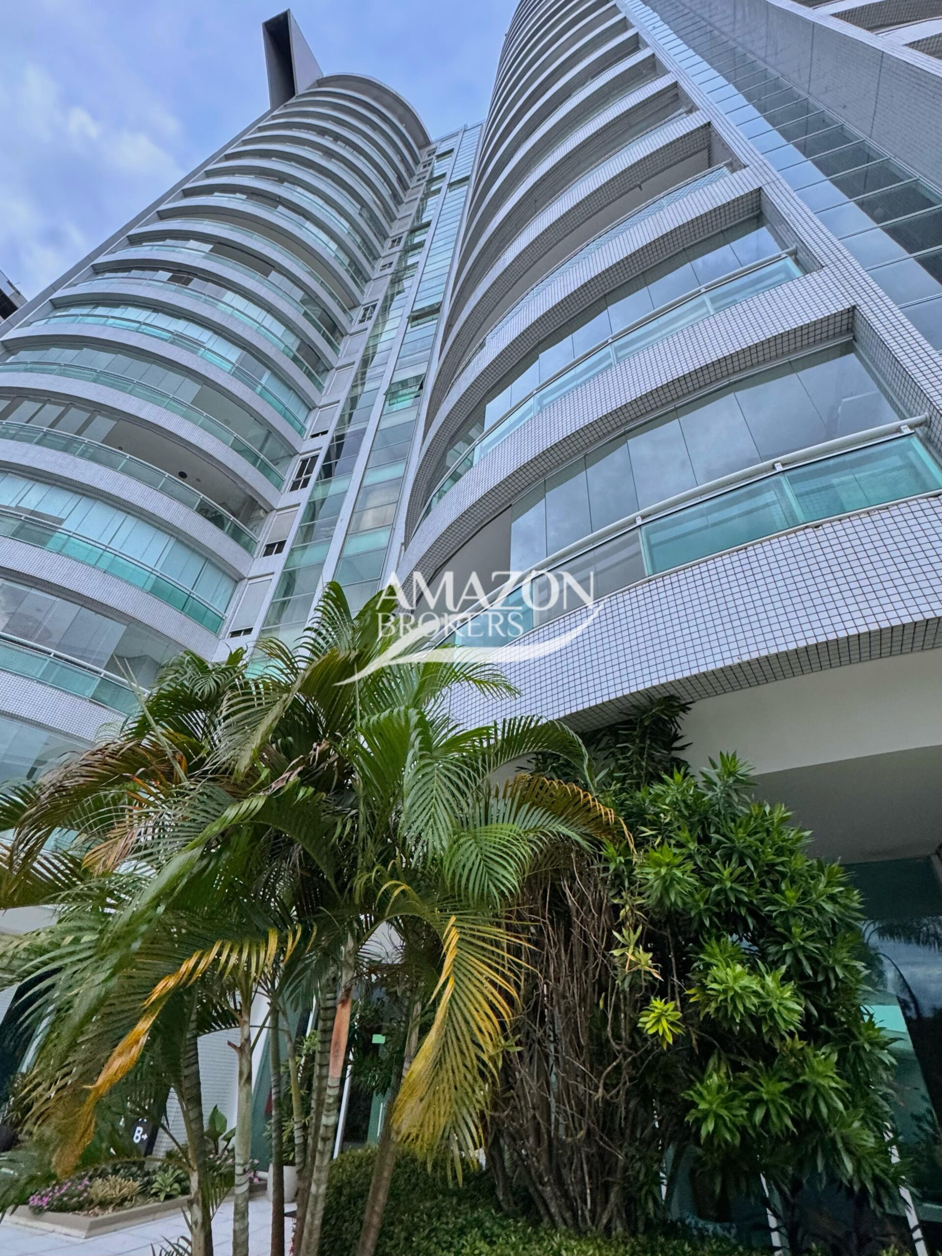 ILHA BELLA CONDOMINIUM CLUB, PONTA NEGRA – COBERTURA DUPLEX MOBILIADA 271 m2 – DISPONÍVEL PARA VENDA