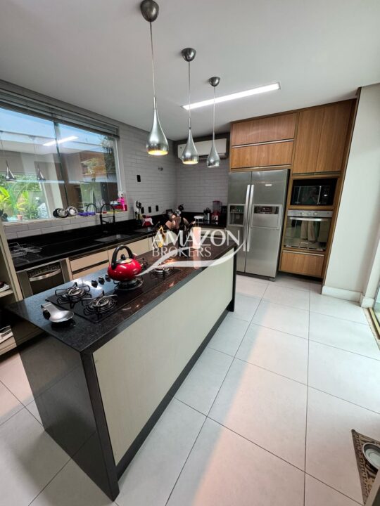 ALPHAVILLE 1 RESIDENCIAL, PONTA NEGRA – CASA DUPLEX 490 m2 – DISPONÍVEL PARA VENDA