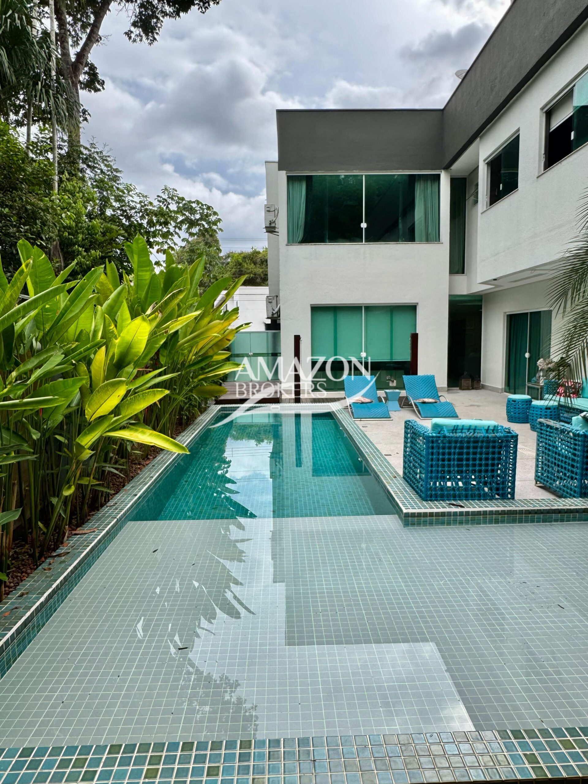 ALPHAVILLE 1 RESIDENCIAL, PONTA NEGRA – CASA DUPLEX 490 m2 – DISPONÍVEL PARA VENDA