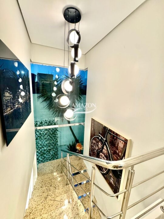PARQUE DAS PALMEIRAS CONDOMÍNIO, FLORES – CASA DUPLEX 200m² - DISPONÍVEL PARA VENDA