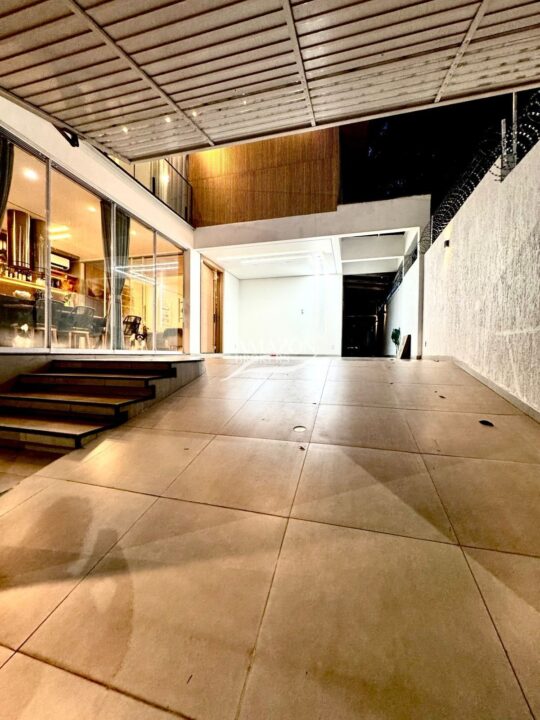 PARQUE DAS PALMEIRAS CONDOMÍNIO, FLORES – CASA DUPLEX 200m² - DISPONÍVEL PARA VENDA