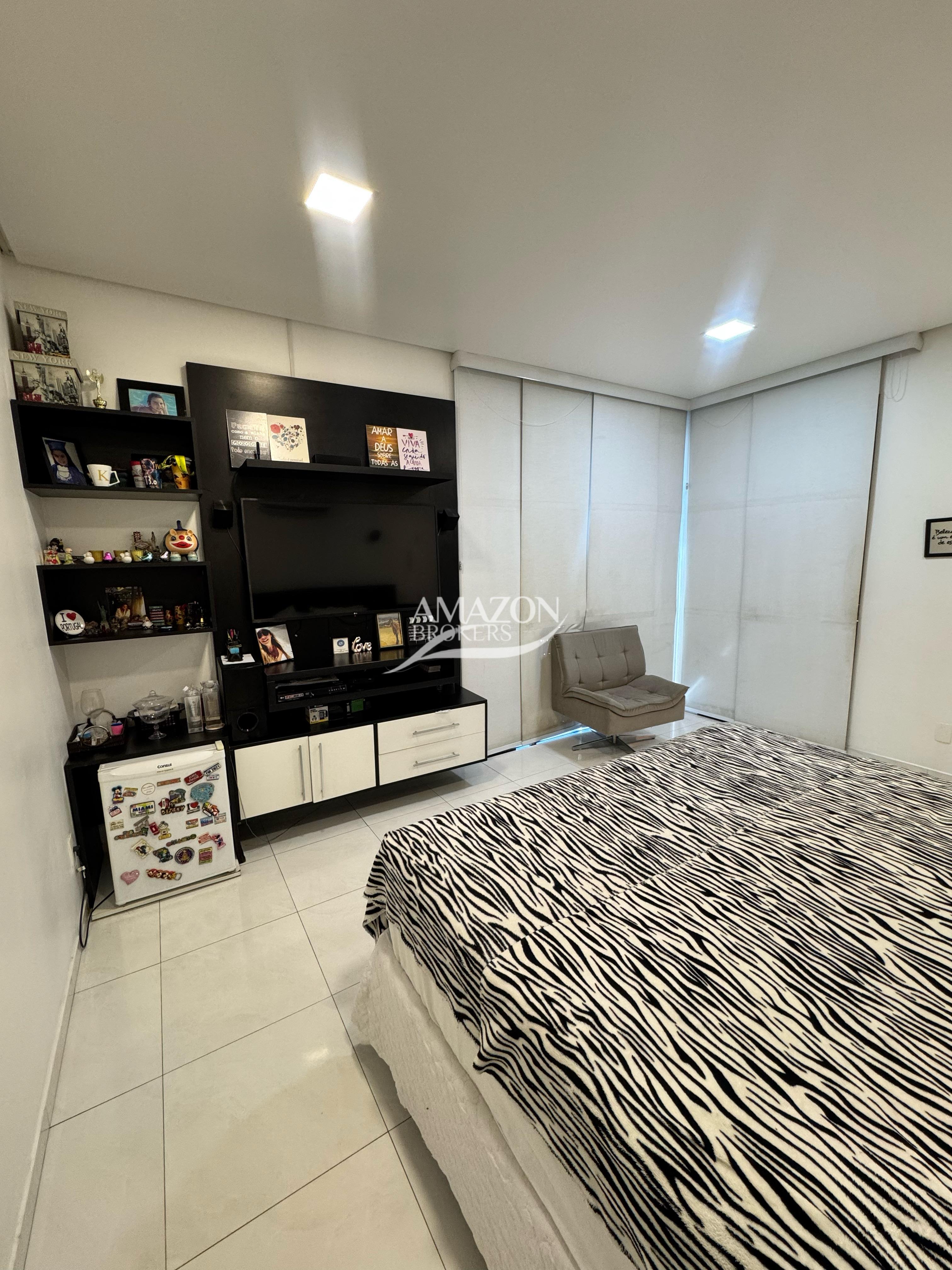 SHIZEN I RESIDENCIAL, PARQUE 10 – CASA DUPLEX 260 m2 – DISPONÍVEL PARA VENDA